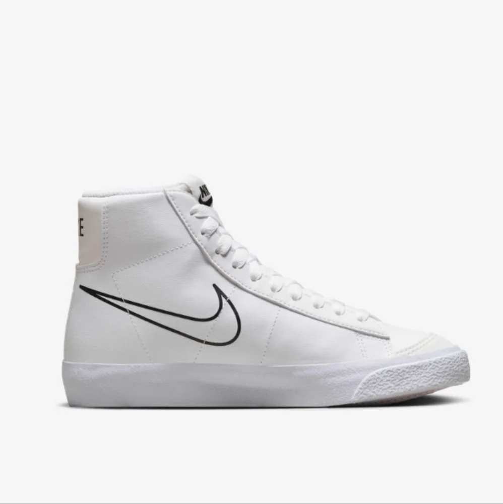 Nike Blazer Mid NN GS Black / Bright Mandarin / White FN7788-100 Size 6.5Y
